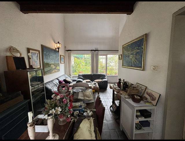 3 BEDROOM HOUSE FOR SALE IN EAST TOWN